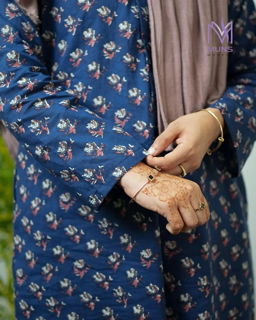 Zarqāʼ Hoor - Kurti
