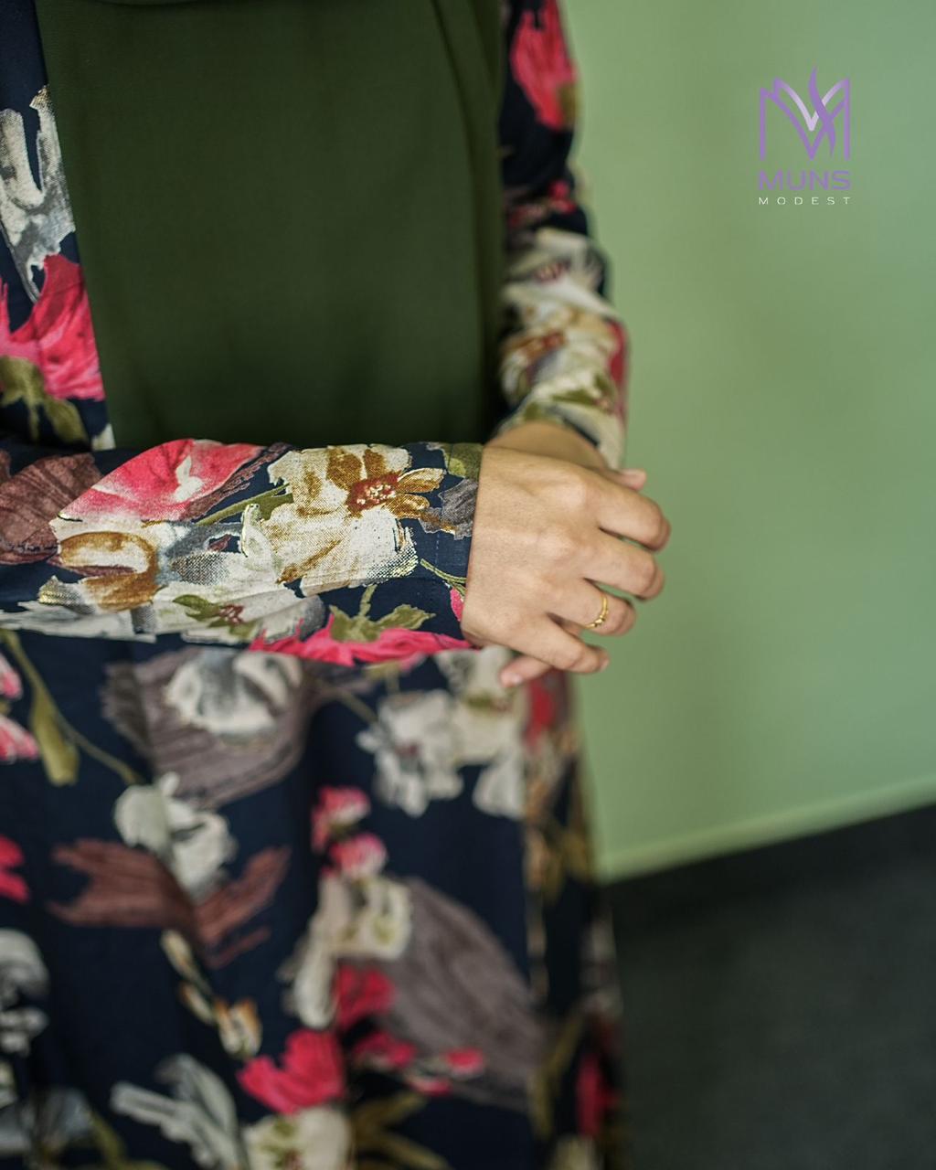 Midnight Petals - Kurti
