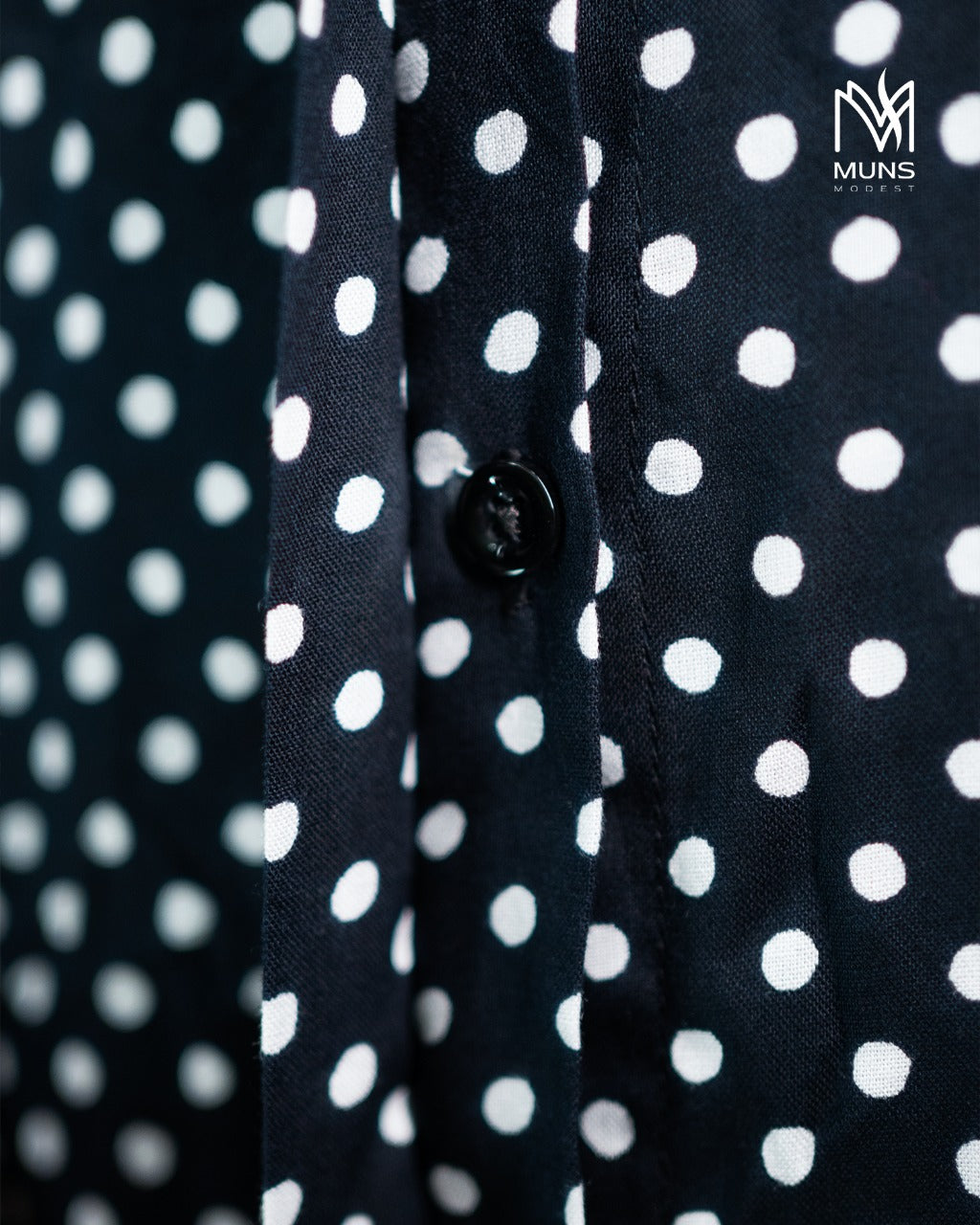 Noir Dots