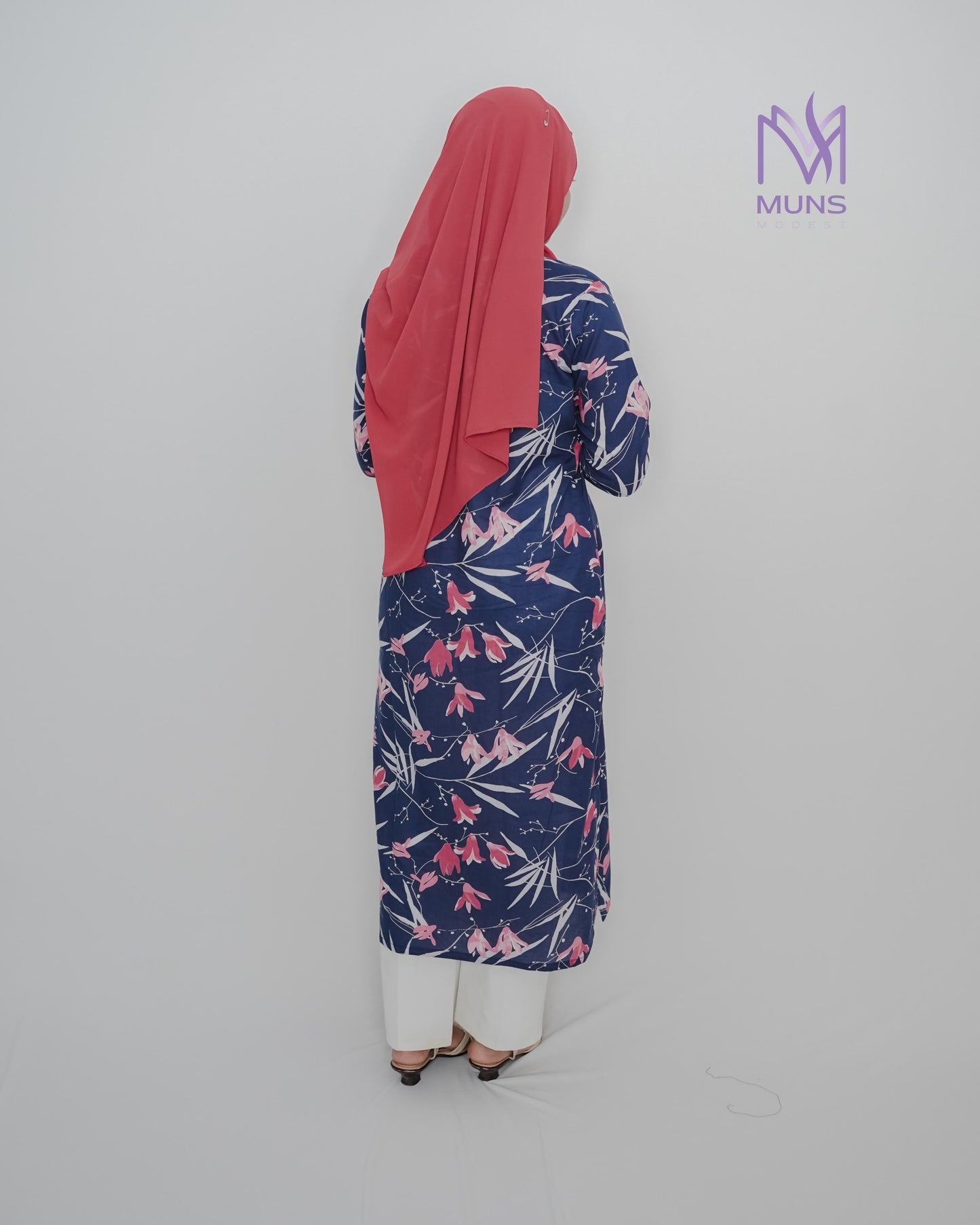 Nayyirah Bloom - Kurti