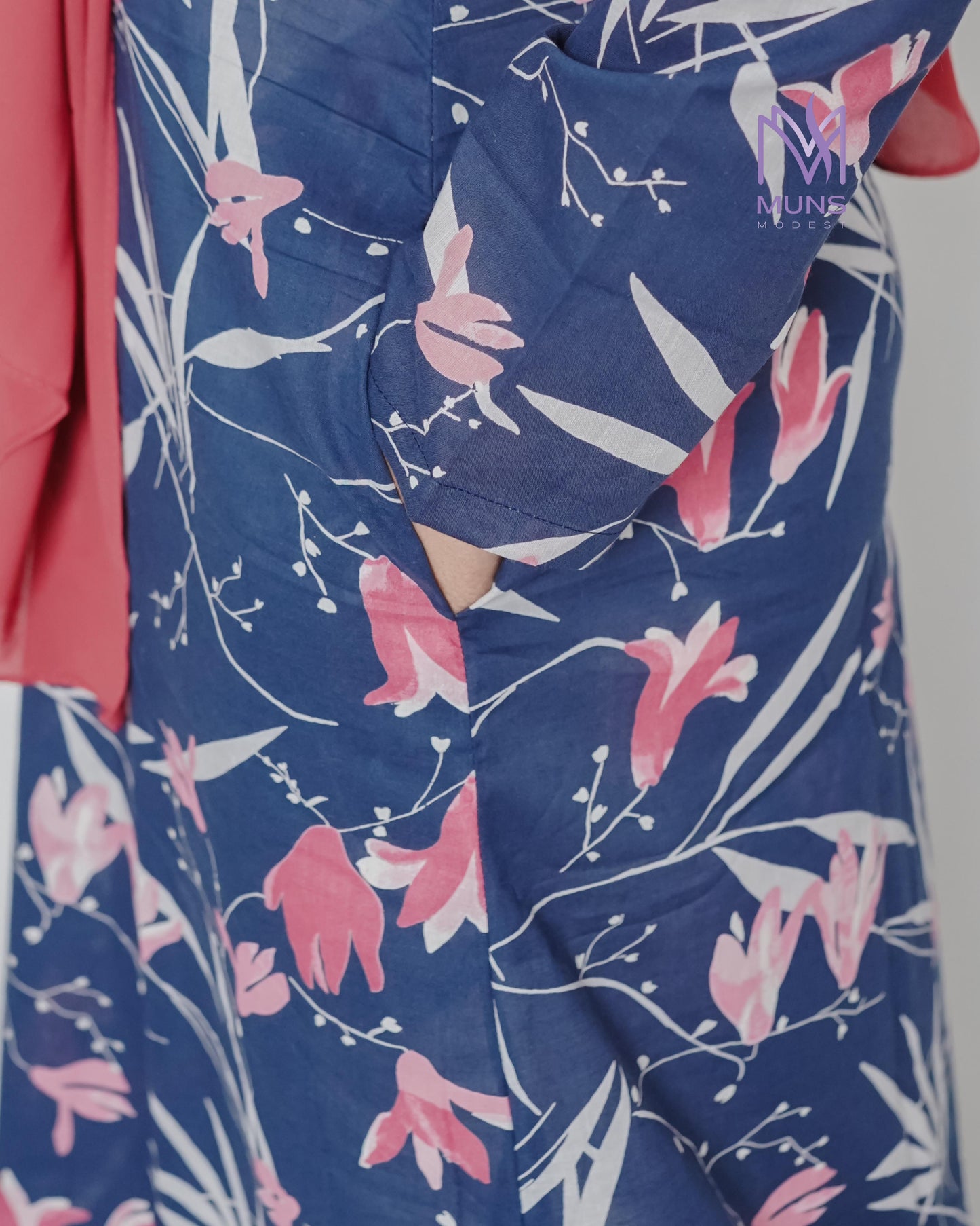 Nayyirah Bloom - Kurti